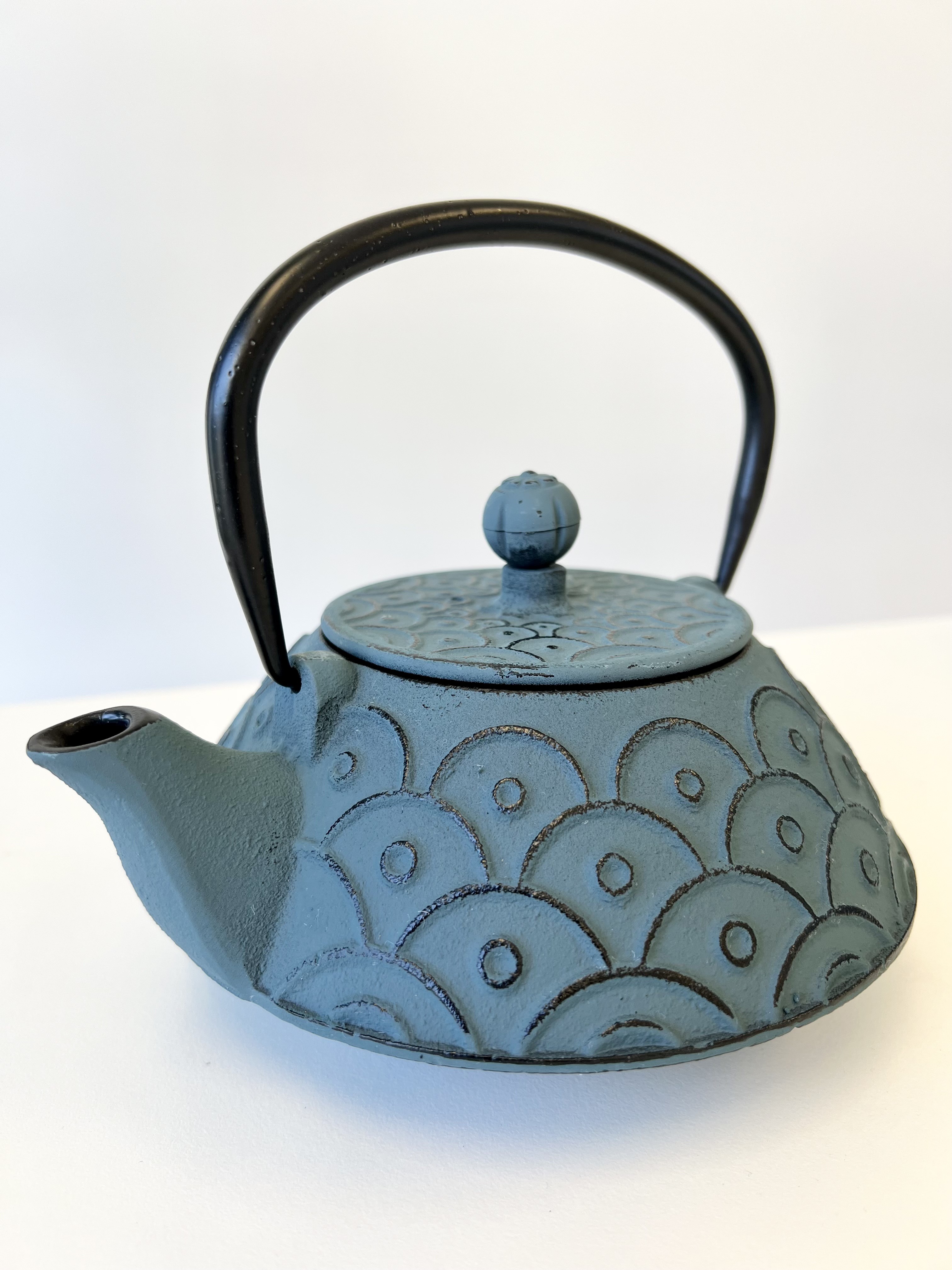 Majestic Blue (Cast Iron Teapot) Majestic Pavilions, Cafes & Licensed